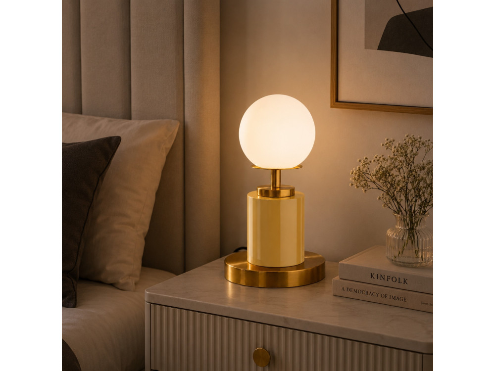 Lampada da tavolo in metallo "Moira" - 17 x 17 x 34 cm - Giallo