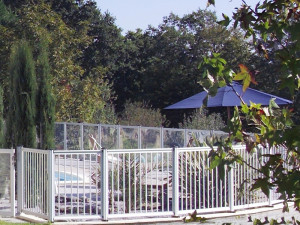 Pannello di recinzione per piscina