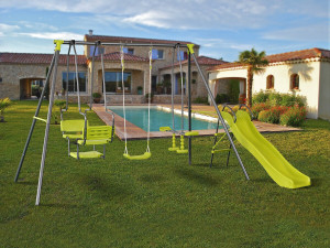 Altalena in metallo "Ludo II" con scivolo e 4 apparecchi - Verde 2