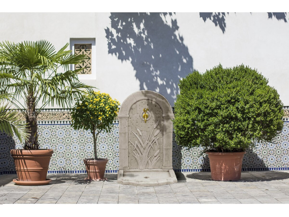 Fontana "ROSEAU" - in pietra ricostruita - 62 x 42 x 93 cm